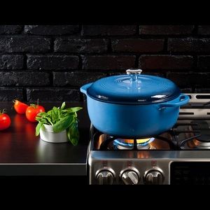 Lodge Enameled Dutch Oven 7.5qt